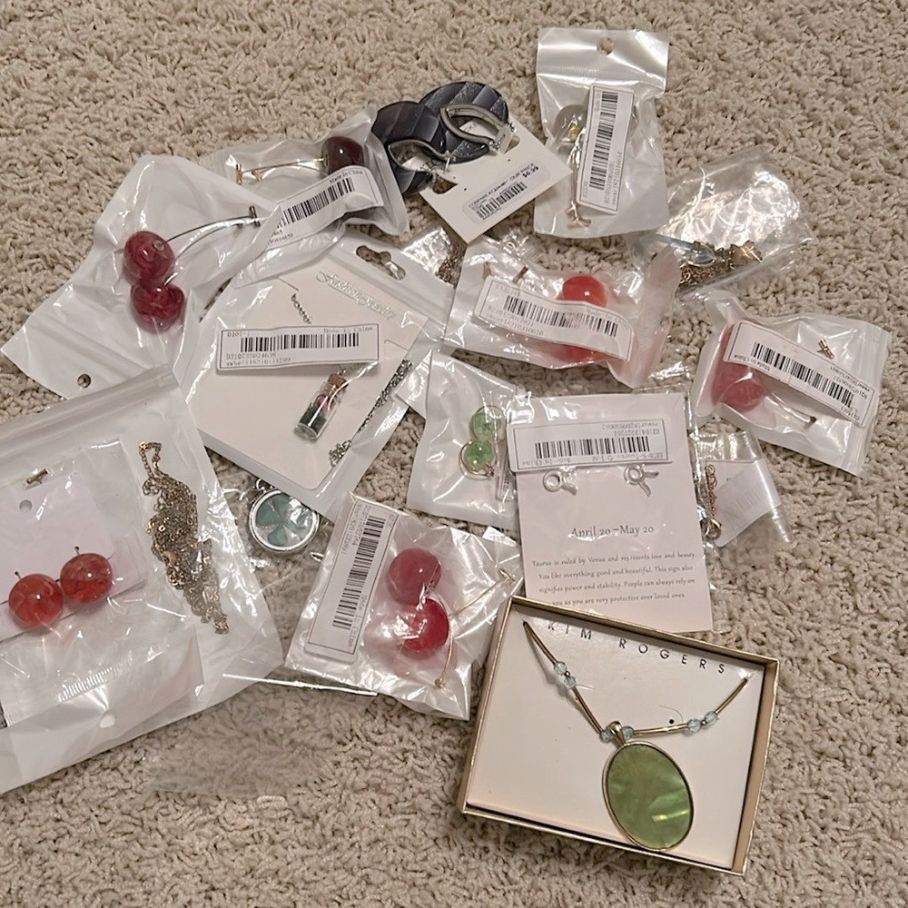 Random fashion jewelry.